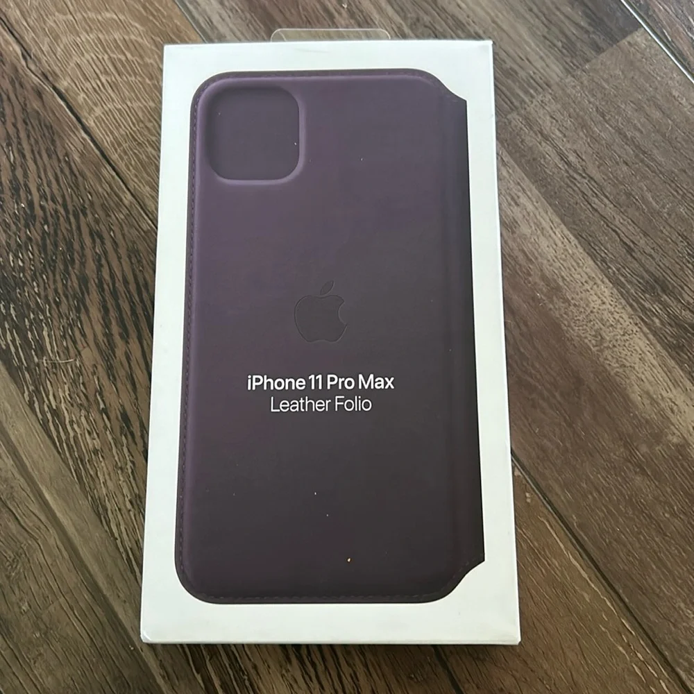 NEW NEVER‎ OPENED Apple IPhone 11 Pro Max Leather Folio